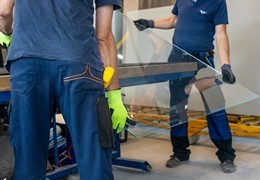 Custom-sized glass panels How to install a glass panel yourself?