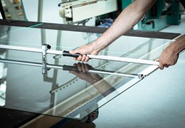 How to choose custom-sized tempered glass?