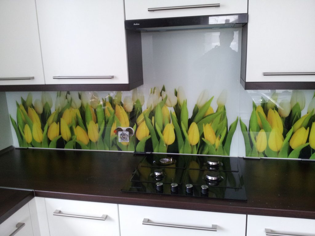 Panel szklany z grafiką - tulipany na szkle
