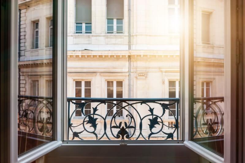 Balkon francuski od wewnątrz
