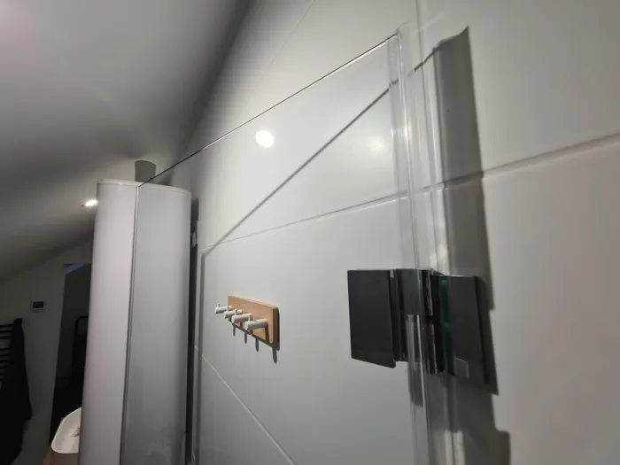 kabina prysznicowa ze skosem